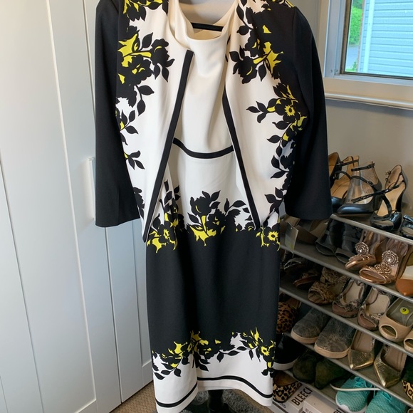 Black white and yellow suit. - Picture 1 of 2